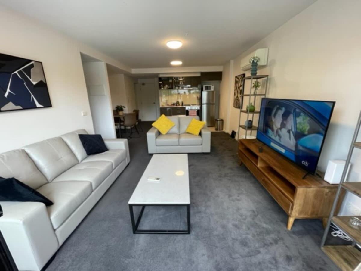 Chic 2-bed Oasis In South Melbourne's Heart * Melbourne