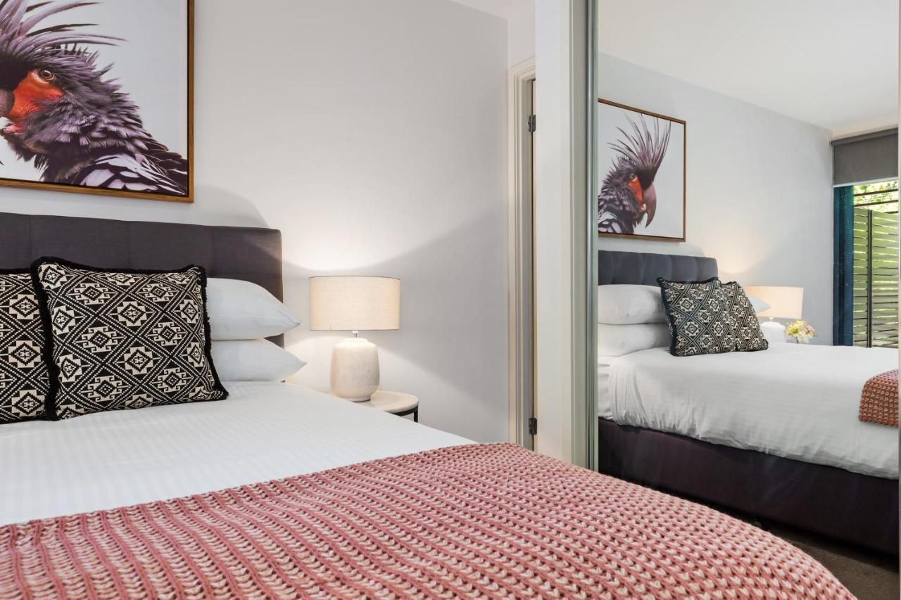 Apartment Chic 2-bed Oasis In South Melbourne's Heart