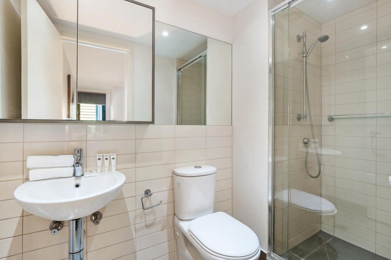 Chic 2-bed Oasis In South Melbourne's Heart